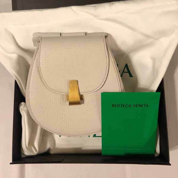 人気!【ボッテガヴェネタ】2Way レザー ラウンド ベルトバッグ偽物 576643VMAO28633